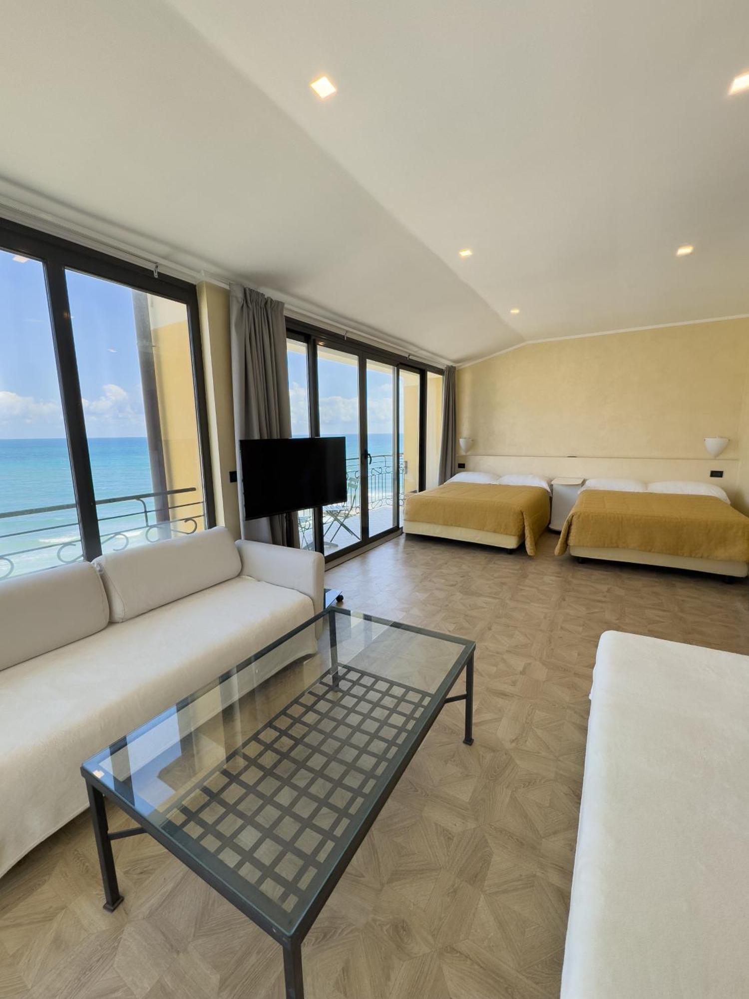 Jasmin Charme Hotel Diano Marina Kültér fotó